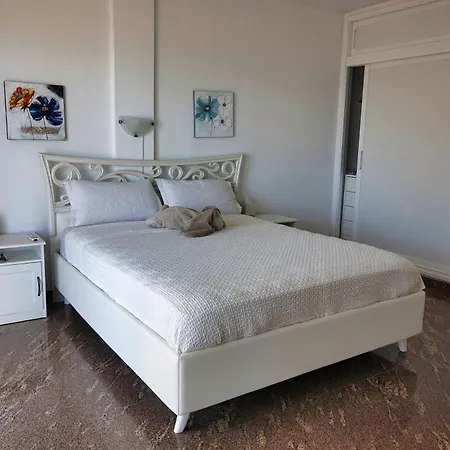 Villa Happiness With Heated Swimming Pool *