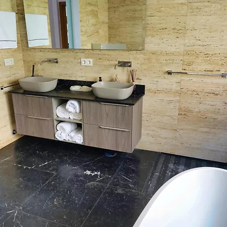 Villa Happiness With Heated Swimming Pool