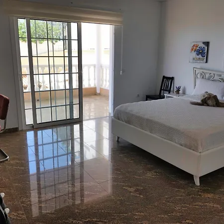 Villa Happiness With Heated Swimming Pool *