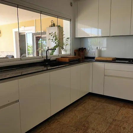 Villa Happiness With Heated Swimming Pool