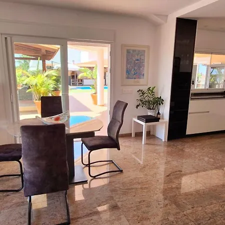 Happiness With Heated Swimming Pool Villa *