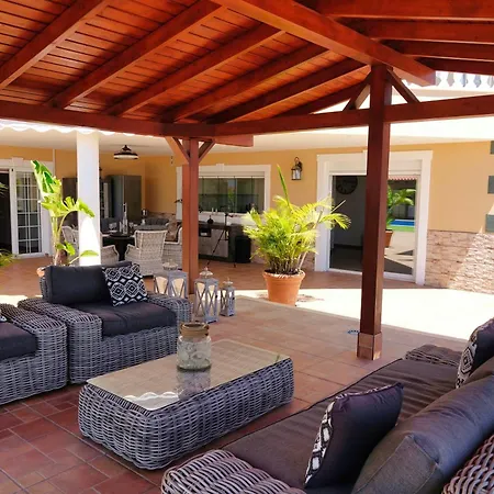 Villa Happiness With Heated Swimming Pool