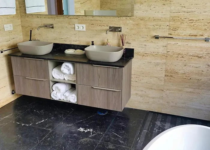 Villa Happiness With Heated Swimming Pool