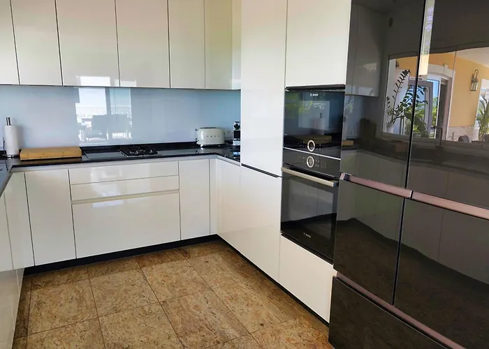 Happiness With Heated Swimming Pool Villa Costa Adeje (Tenerife)