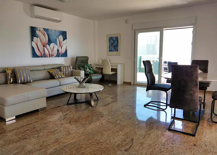 Happiness With Heated Swimming Pool Villa Costa Adeje (Tenerife)