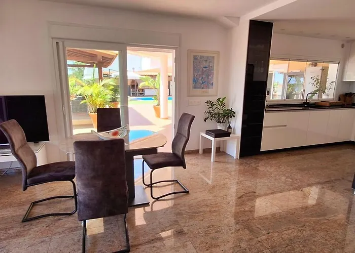 Happiness With Heated Swimming Pool Villa *