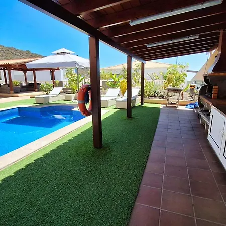 Happiness With Heated Swimming Pool Villa Costa Adeje (Tenerife)