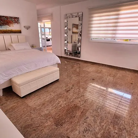 Happiness With Heated Swimming Pool Costa Adeje (Tenerife)