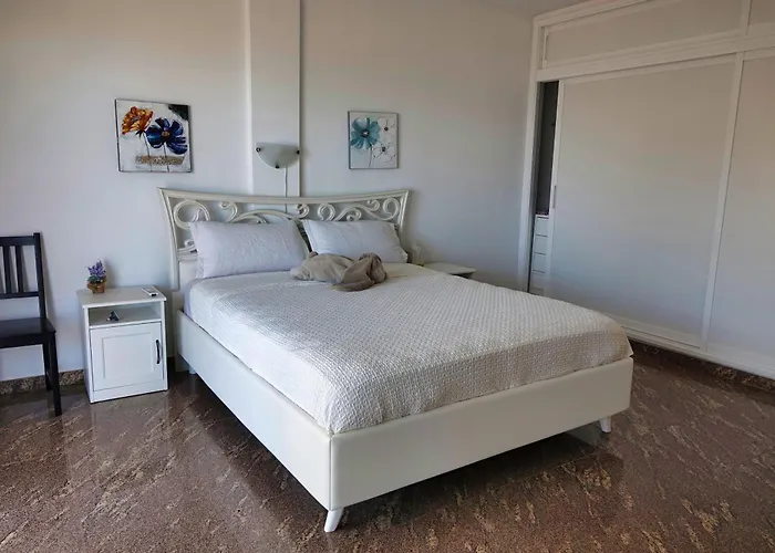 Villa Happiness With Heated Swimming Pool *