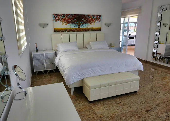 Villa Happiness With Heated Swimming Pool *